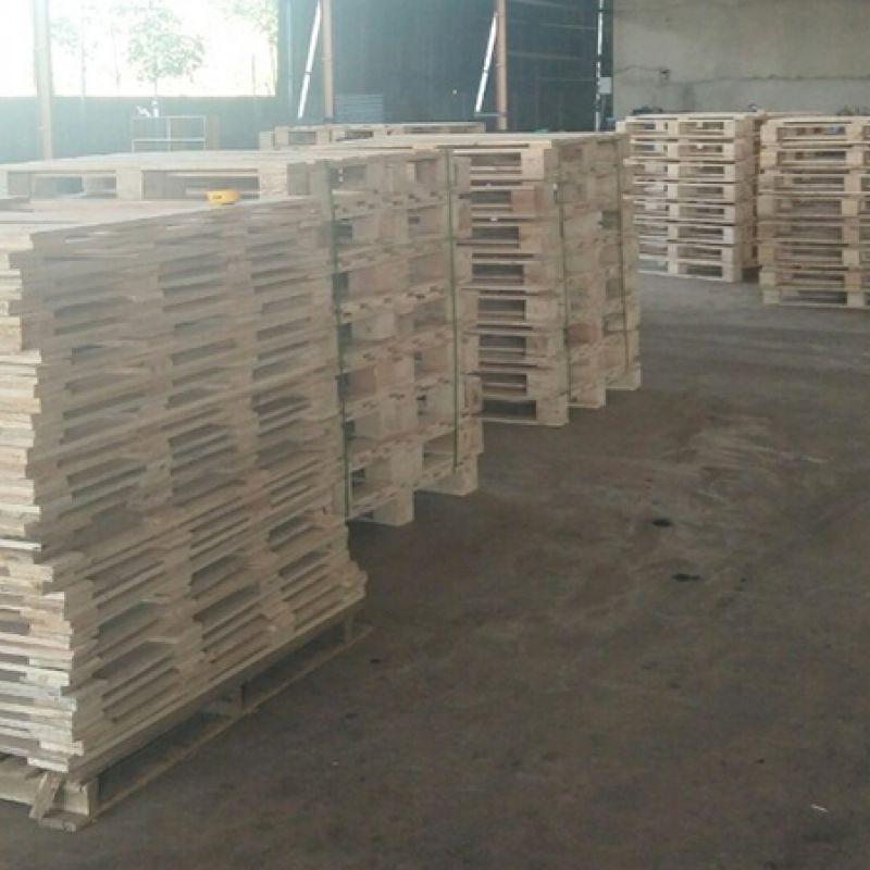 Pallet kê hàng trong kho Pallet kê hàng trong kho