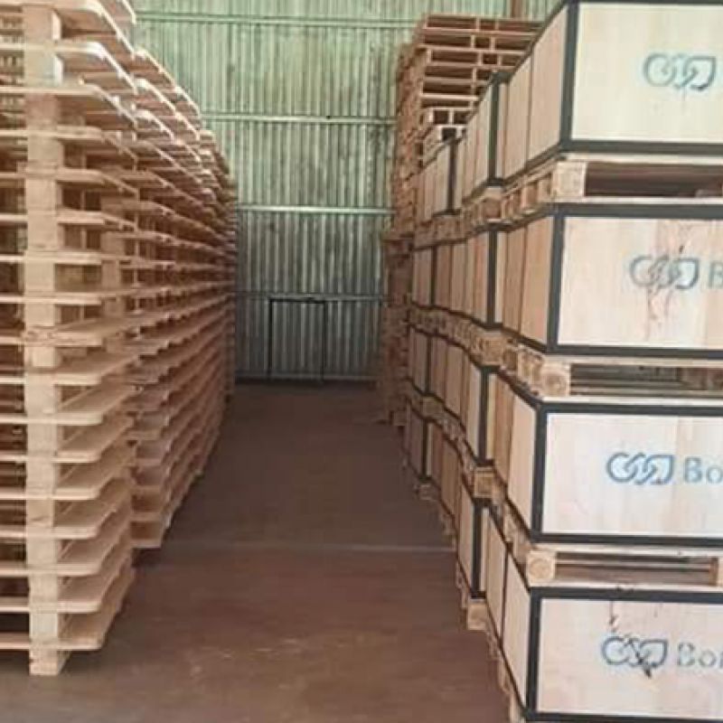 Pallet kê hàng trong kho Pallet kê hàng trong kho