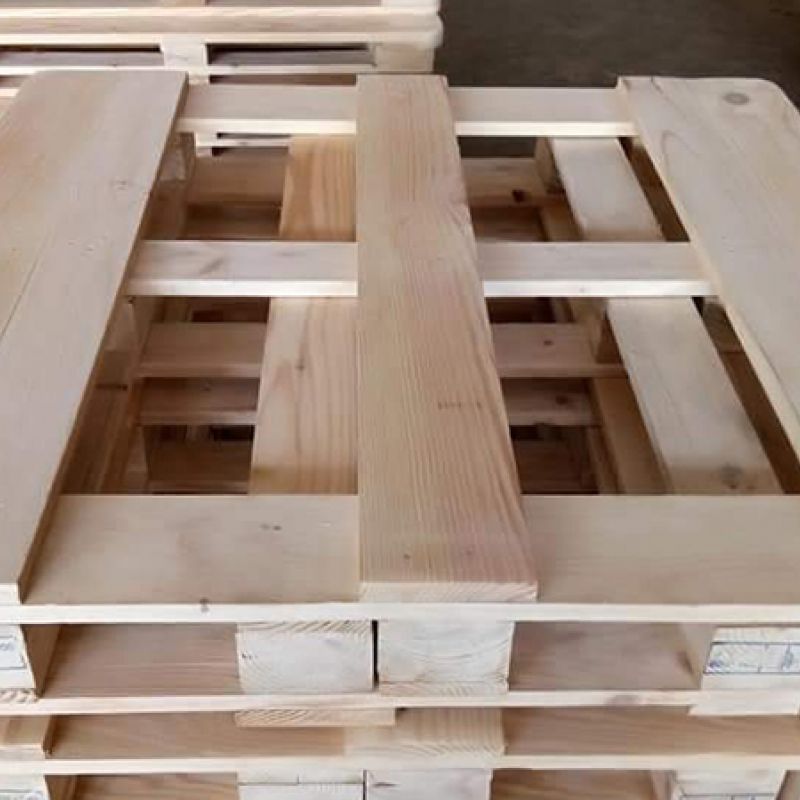 Pallet kê hàng trong kho Pallet kê hàng trong kho